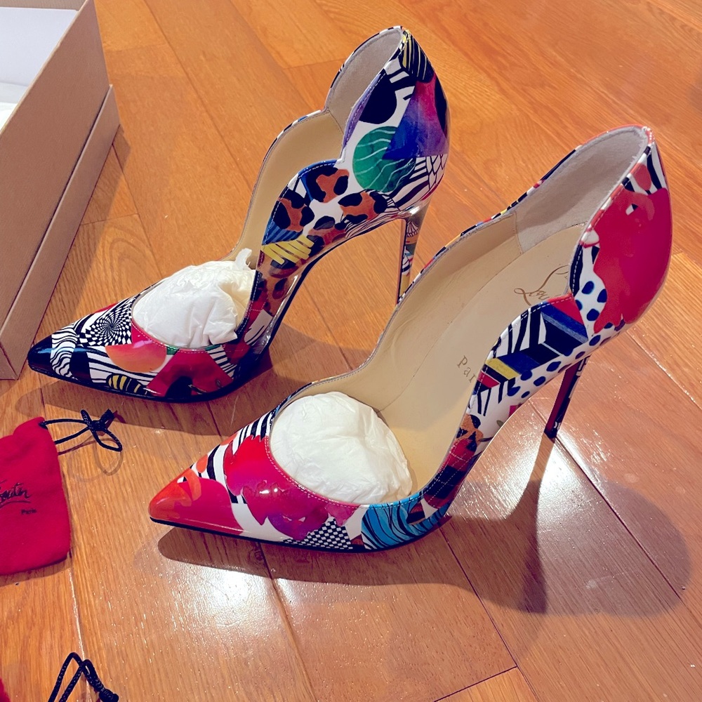 Christian Louboutin Hot Chick Patent Leather Pointed Toe Pump Heels 100 size 39